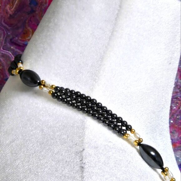 NWOT! Beaded Necklace - Picture 6 of 8